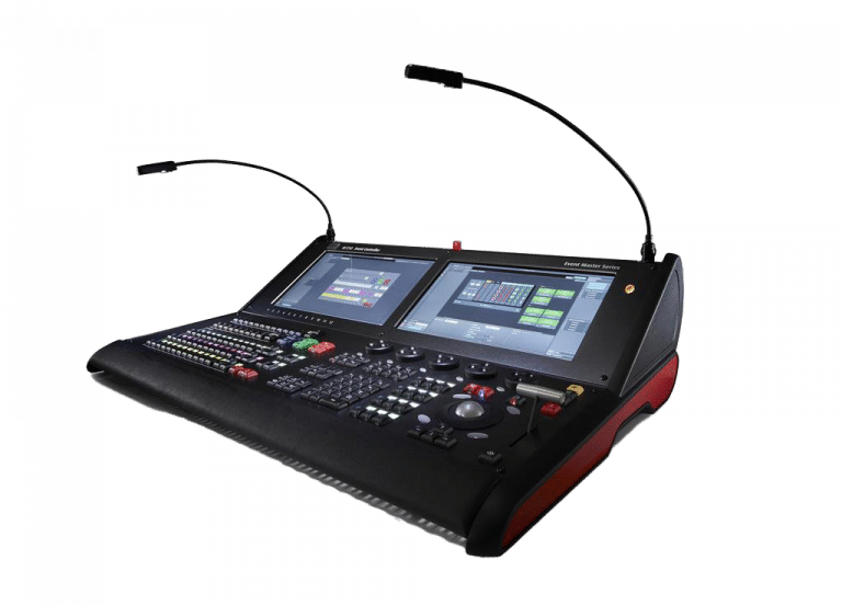 Eine professionelle Video-Switcher-Konsole mit zwei großen Touchscreens und mehreren Steuertasten, Drehreglern und Fadern. Sie verfügt über zwei flexible Lampen zur Beleuchtung. Die Konsole ist schwarz und rot und verfügt über verschiedene Anschlüsse.