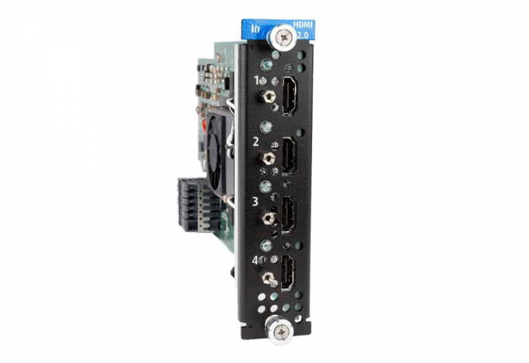 Seitenansicht einer Computergrafikkarte mit vier HDMI-Anschlüssen mit den Bezeichnungen 1 bis 4. Die Karte verfügt über eine schwarze Metallhalterung mit Lüftungslöchern und ist mit einem Kühllüfter ausgestattet.