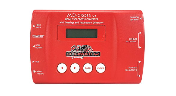 Red Decimator MD-Cross v2 HDMI/SDI-Cross-Konverter mit Tasten für Strom, Zurück und Eingabe. Er verfügt über Eingangs-/Ausgangsanschlüsse an den Seiten und einen kleinen Bildschirm für Overlays und Testmustergenerierung.