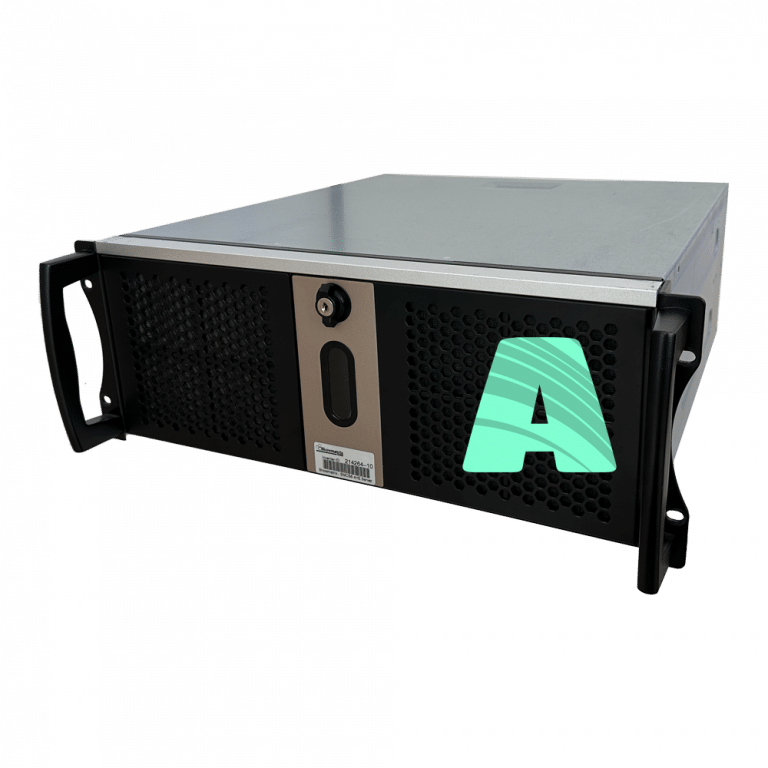 Ein schwarz-silberner Rackmount-Server mit einem großen Buchstaben „A“ auf der Vorderseite. Er hat eine metallische Oberfläche, belüftete Paneele für die Luftzirkulation und stabile Griffe auf jeder Seite.